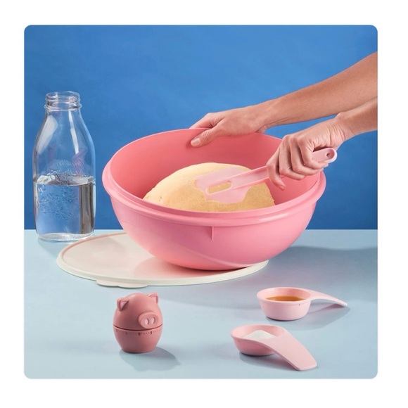 NEW (NIP)Tupperware Pink Fix-N-Mix Bowl, 26 cup capacity - Picture 5 of 8